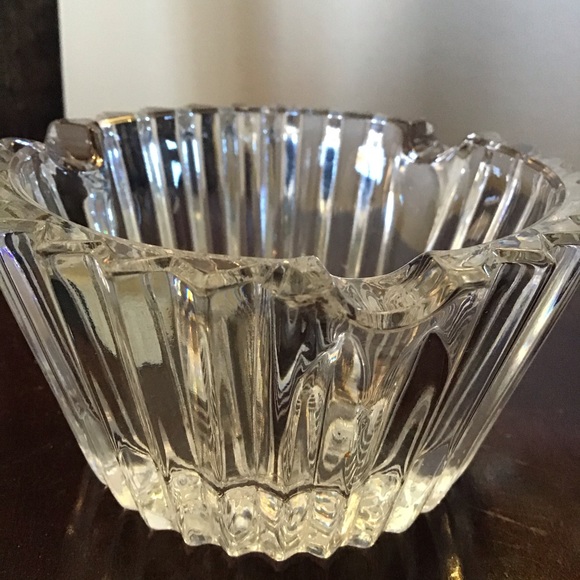 Vintage MCM Glass Round Ashtray - Picture 3 of 4